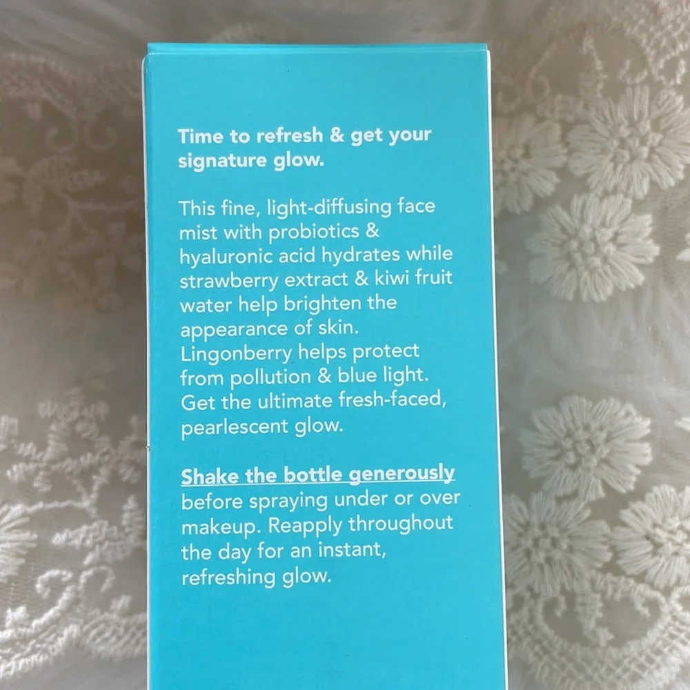 •Tula• Signature Glow Refreshing & Brightening Face Mist - Picture 6 of 11